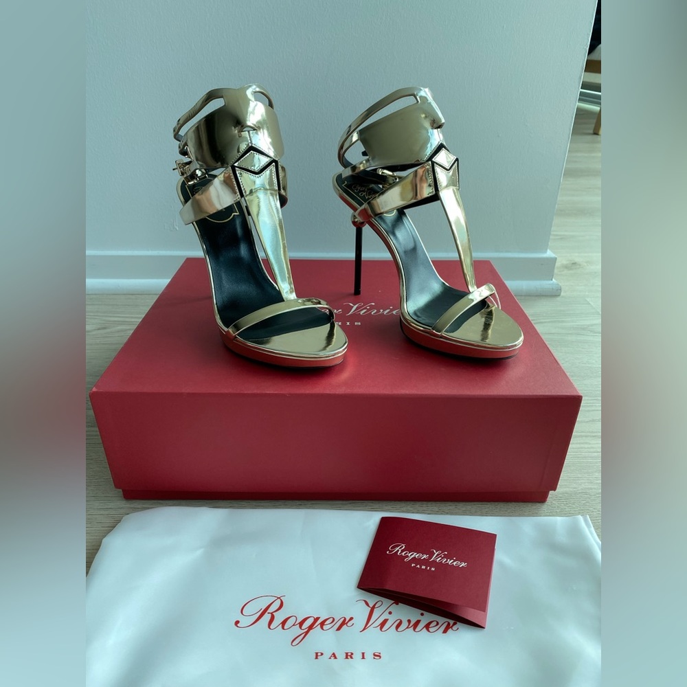 ROGER VIVIER - Mirrored-leather platform sandals - NTW - size 37.